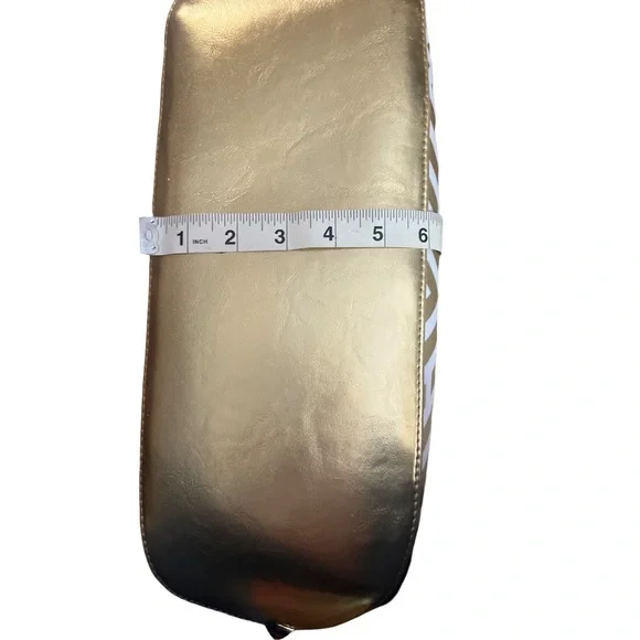 Hudson + Bleeker Gold Labyrinth Print Tote - Picture 14 of 16